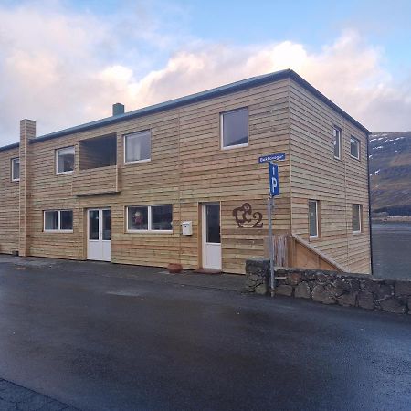 Guesthouse Hugo Sørvágur Exteriér fotografie